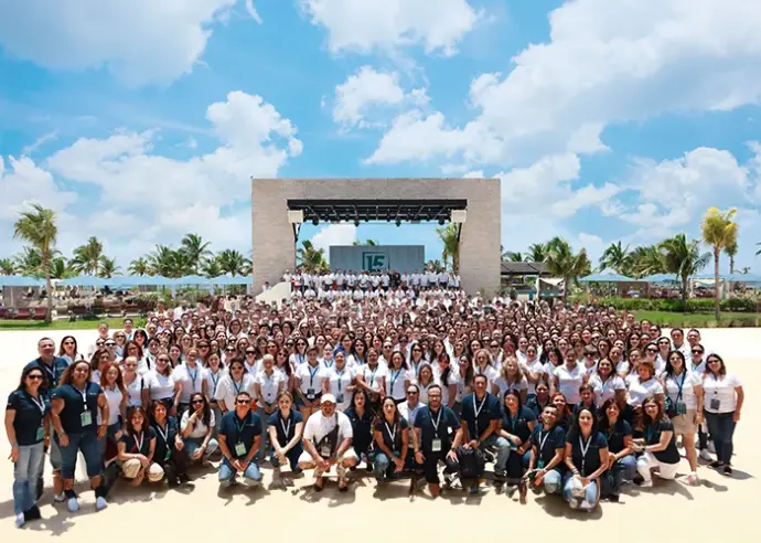 Equipo de Creditaria reunido para una foto grupal